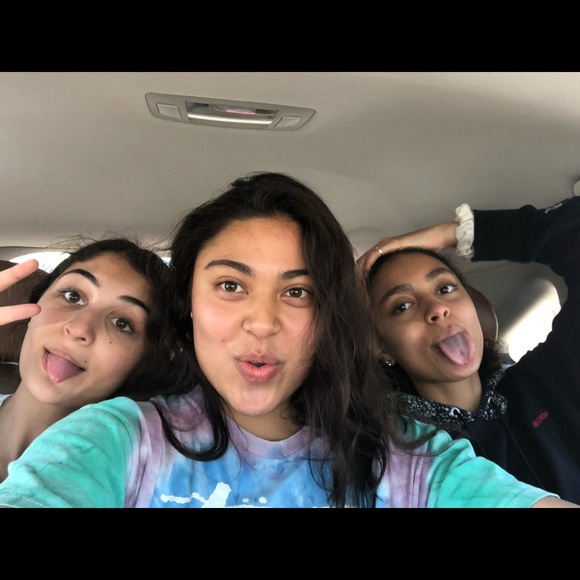 Meet your Posher, Bel - Picture 2 of 3